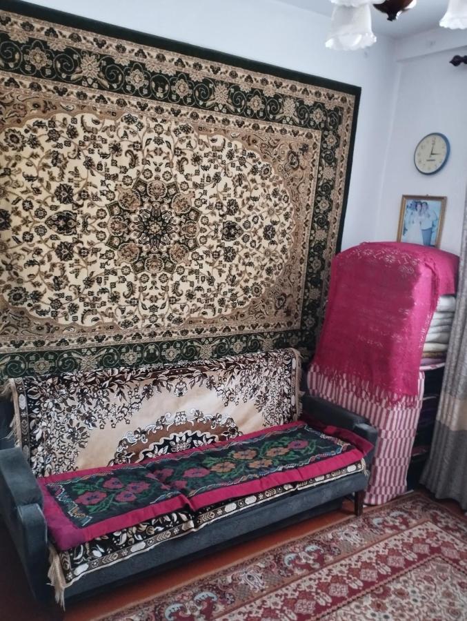 Guest House Sono Adress Derbisheva 202 Karakol Kültér fotó